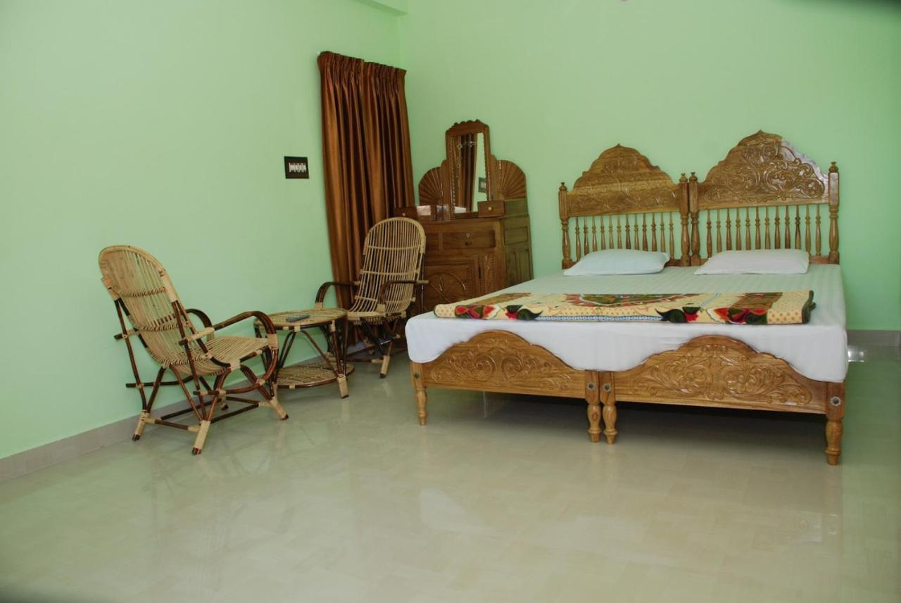 Panthalams Homestay Thekkady Bagian luar foto