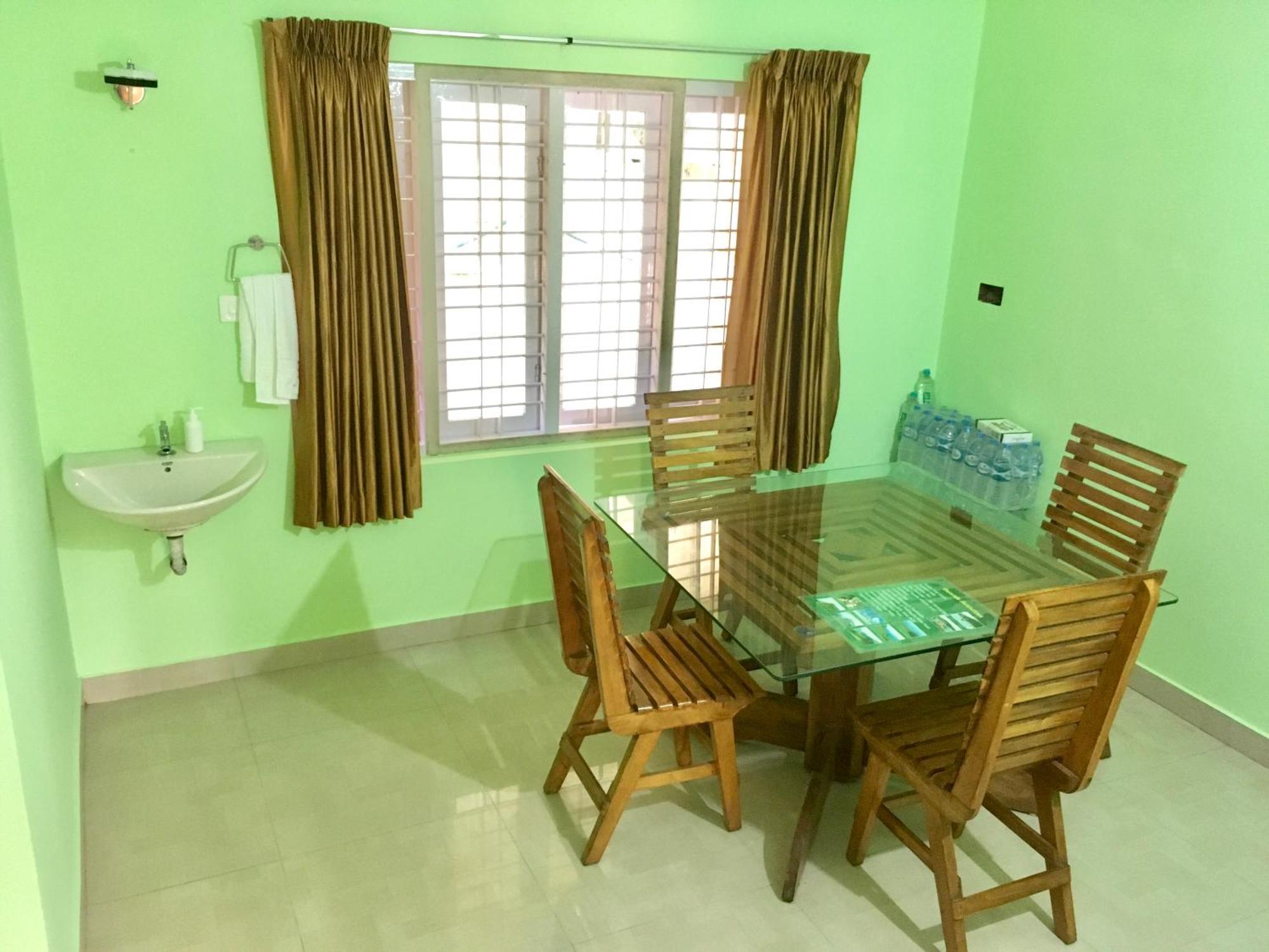 Panthalams Homestay Thekkady Bagian luar foto