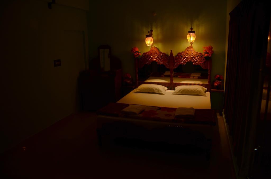 Panthalams Homestay Thekkady Ruang foto