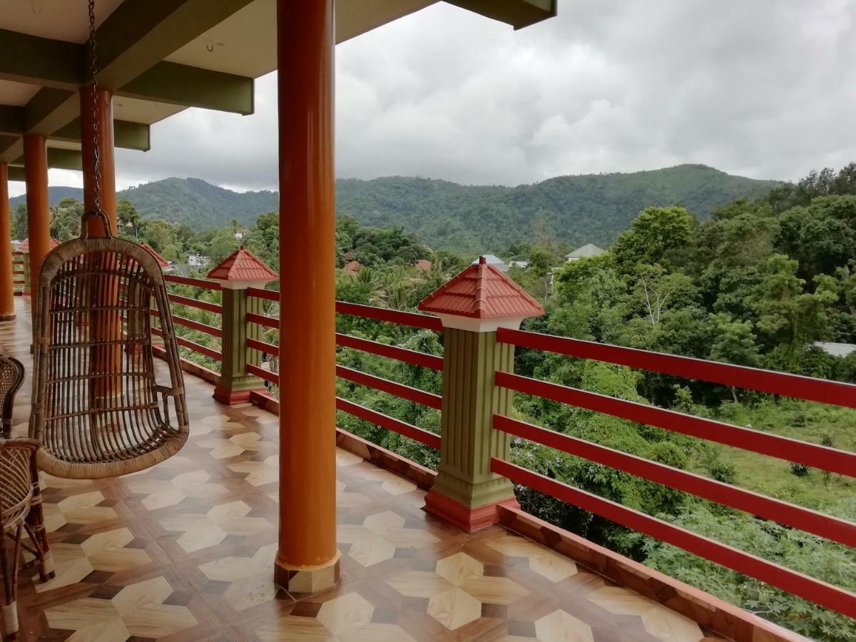 Panthalams Homestay Thekkady Bagian luar foto
